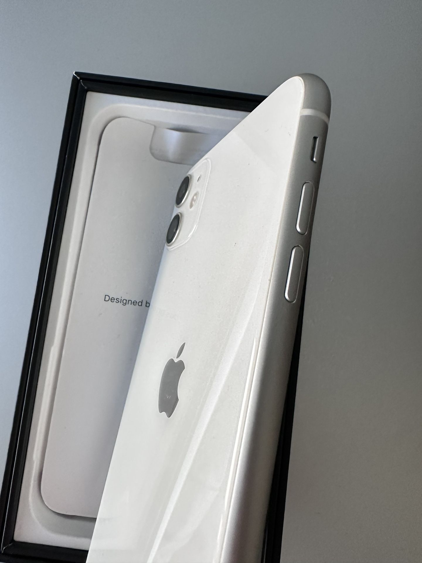 Iphone 11 White 64GB ANY CARRIER