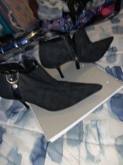 Shoes Size 7 Gucci