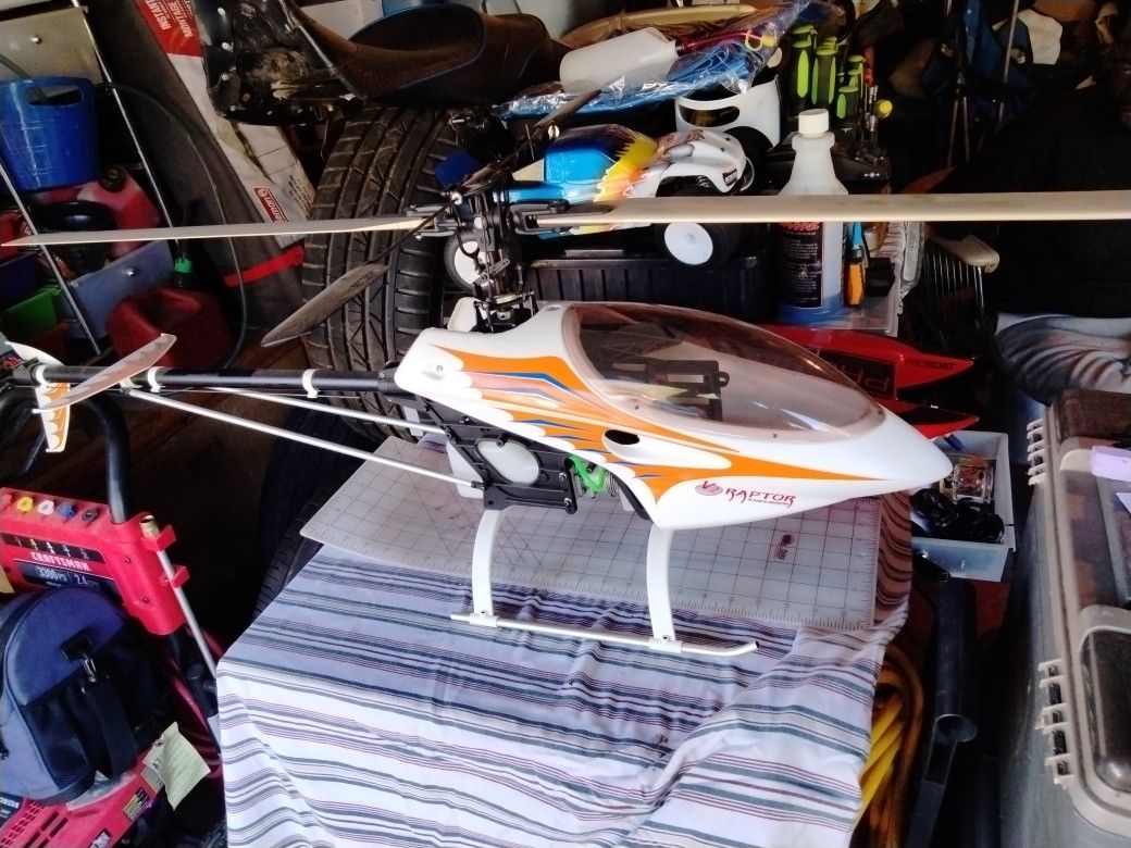 Thunder Tiger Raptor 30 V2 Nitro Helicopter And Accessories