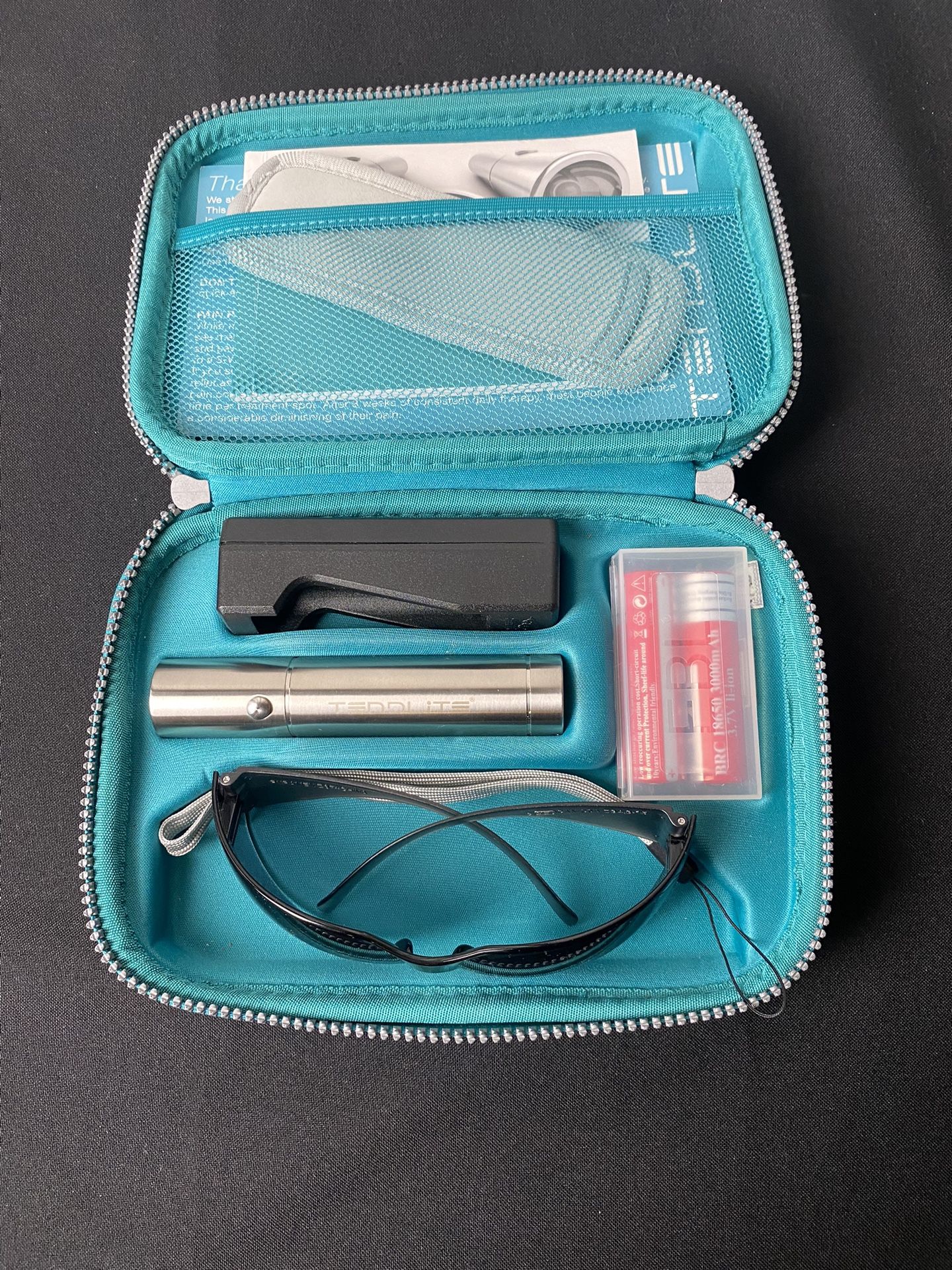 Tendlite FDA Cleared Anti-Inflammatory Red Light Joint Pain Home Therapy Device w/Custom Fit Protective Case (Retail $150)