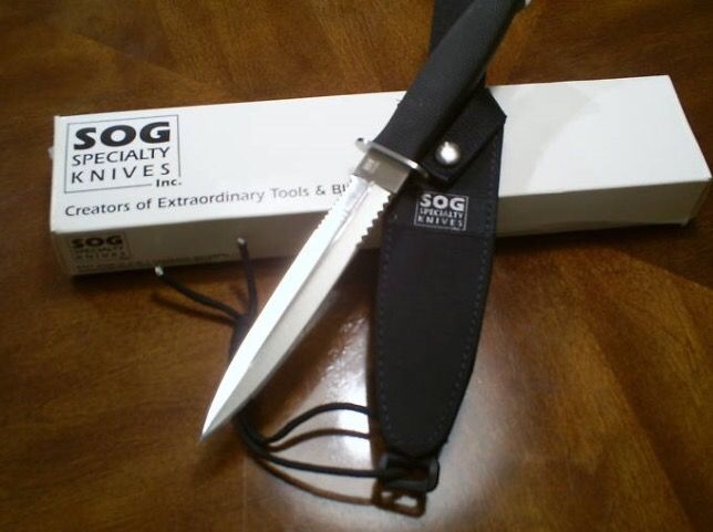 SOG Desert Dagger S25