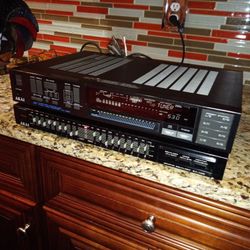 'VINTAGE'  AKAI  AA-V201 Computer Controlled A/V Receiver and  AKAI  EA-A22  9-Band  Graphic Equalizer 