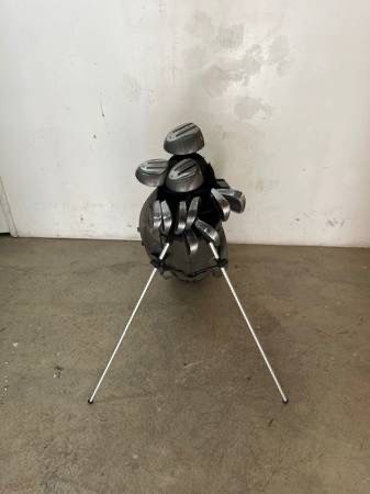 MEN'S LEFT HANDED GOLF CLUBS - SET W/ STANDING BAG!