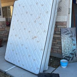 Queen Mattress And Box Spring 
