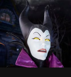 6.5 ft maleficent animatronic Halloween movie prop sleeping beauty disney