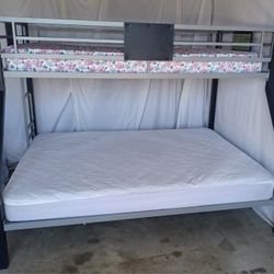 Bunk Bed /  Litera