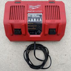 Milwaukee M18 Dual Rapid Charger