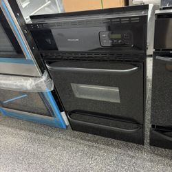 Frigidaire Black 24” Gas Oven Used