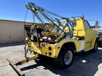 1976 GMC TOW TRUCK 