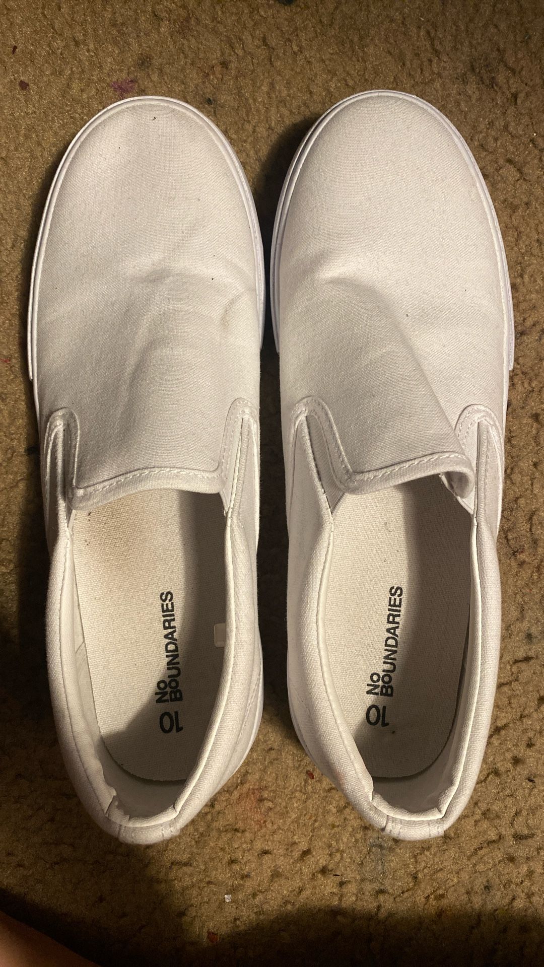Size 10 Women No Boundaries White Shoes