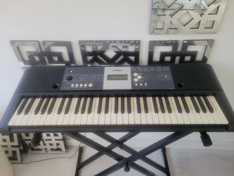 Yamaha electronic keyboard set