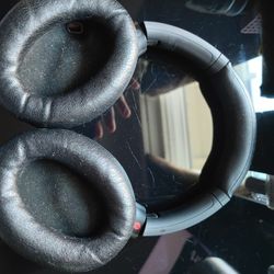 Sony WH1000XM4 Headphones