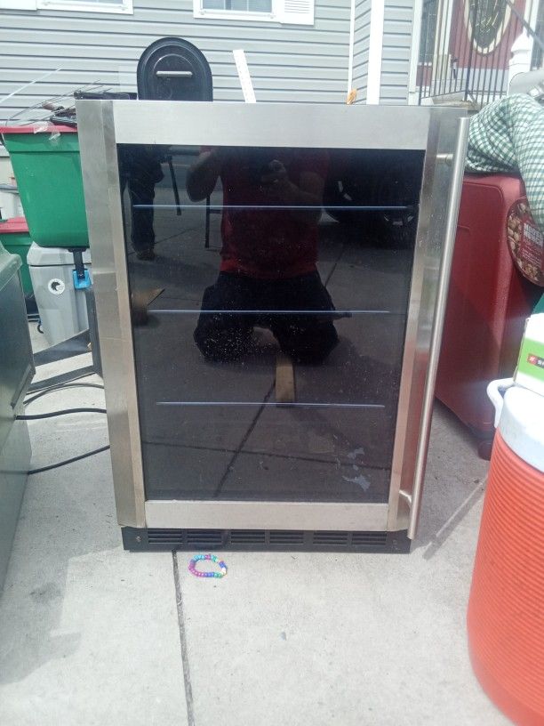 Magic Chef Refrigerator For Wine Or Beer Asking $300 Or Best Off My Phone Is 401-578-2928