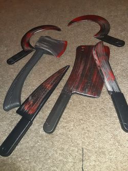 6 holloween fake life sized weapons with blood