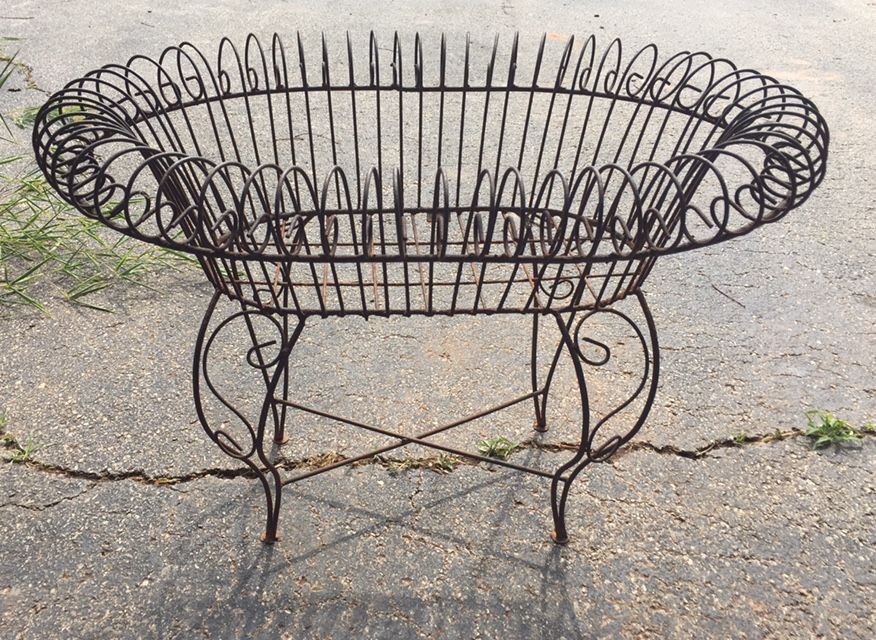 Vintage Wire Planter Plant Stand Yard Art Decor