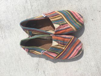 Little girl Toms