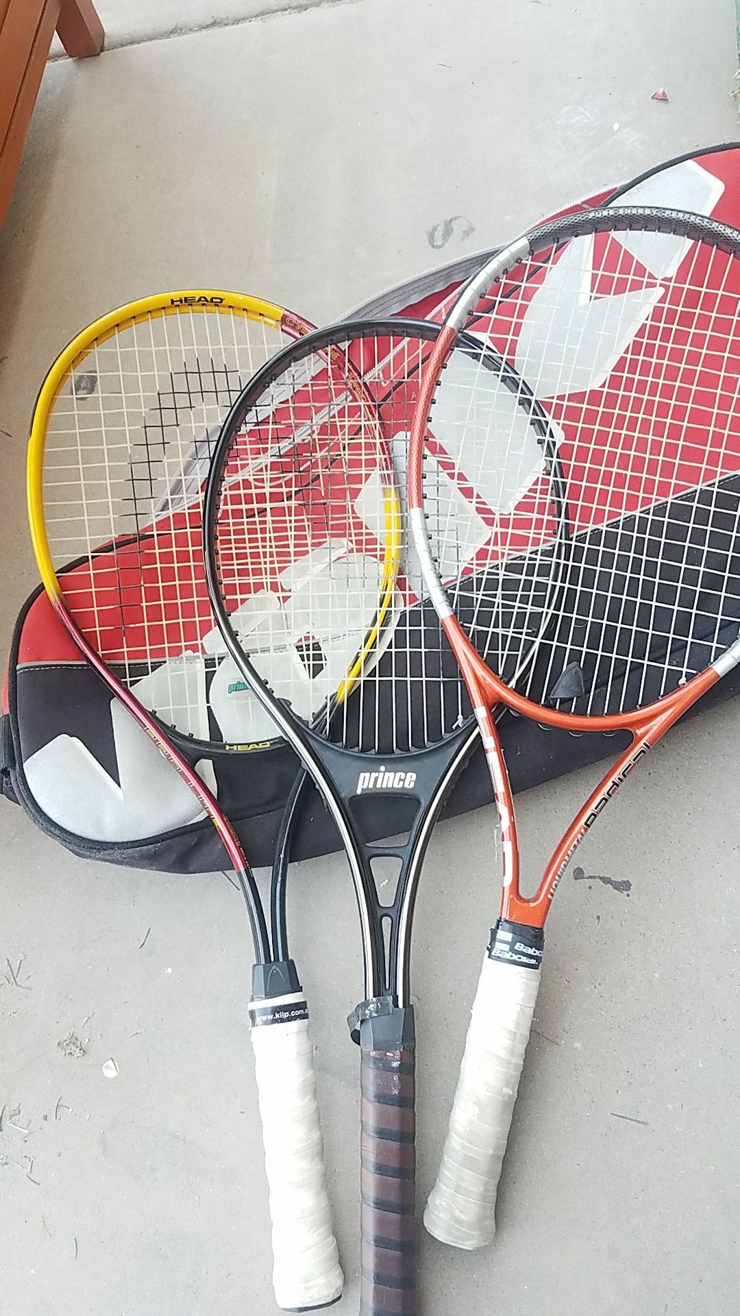 3 Tennis rackets with case and balls