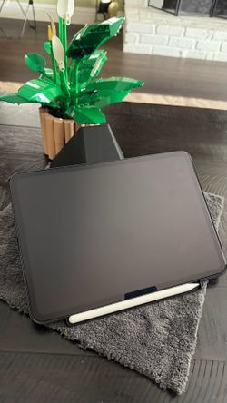 iPad Pro 11” M4 1TB 16GB RAM Space Black | Nano-Texture | Apple Pencil Pro | MOFT Case + Origami 20-Way MagSafe Cover | Matte Screen Protector — $1,35