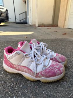 Jordan 11 Low pink snakeskin sz 9 (10.5w)