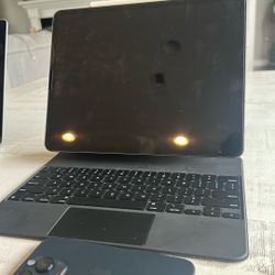 iPad Pro 12.9 5th Gen 