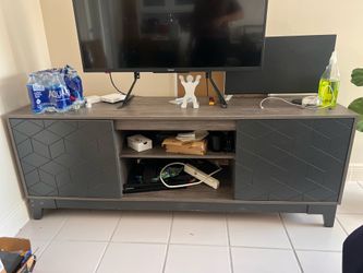 Entertainment center