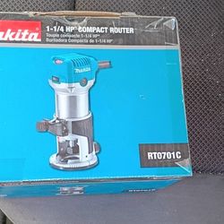 Makita RT0701C 1 1/4 In Compact Router