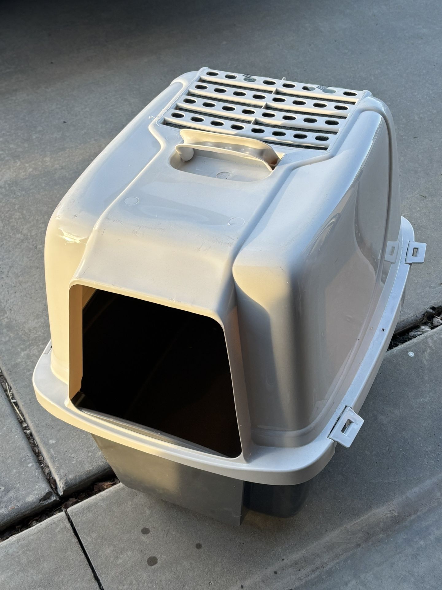 Cat Litter Box