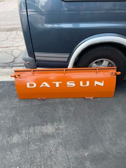Datsun 620 Pickup Tailgate 1972–1979 – Vintage DATSUN Lettering
