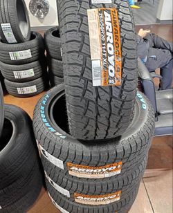 265/60/20 Set De Llantas AT