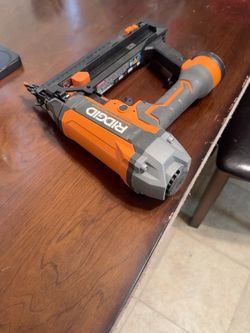 Finish nailer