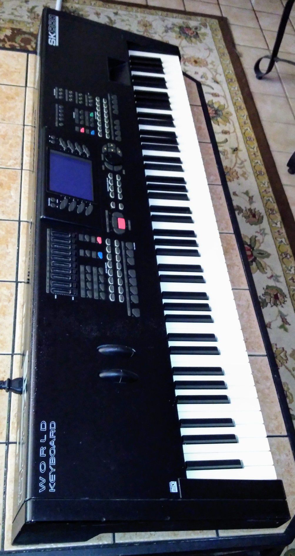 General Music SK 880 World Synthesizer keyboard way Huge and Heavy with 88 weighted keys