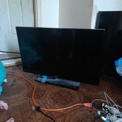 Samsung TV 32 Inch With Remote 