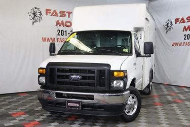 2010 Ford E-350 Cutaway