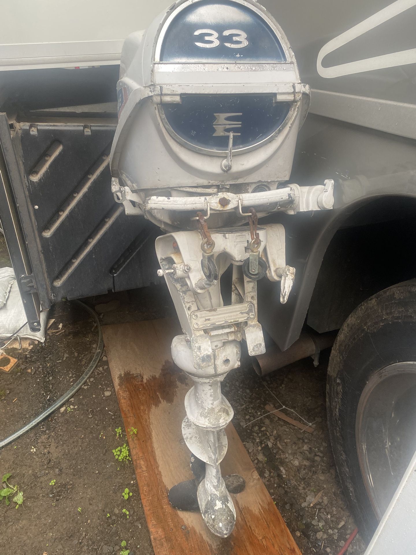 35 horsepower Evinrude boat motor