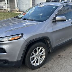 2018 Jeep. Latitude 4x4