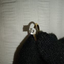 Womans Diamond Ring 