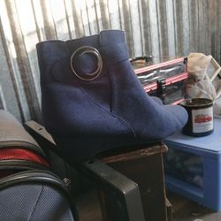 ***Brand NEW Blue Suede Style Boots***