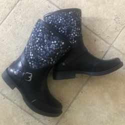 Super Cute UGG Rain boots , Size 7