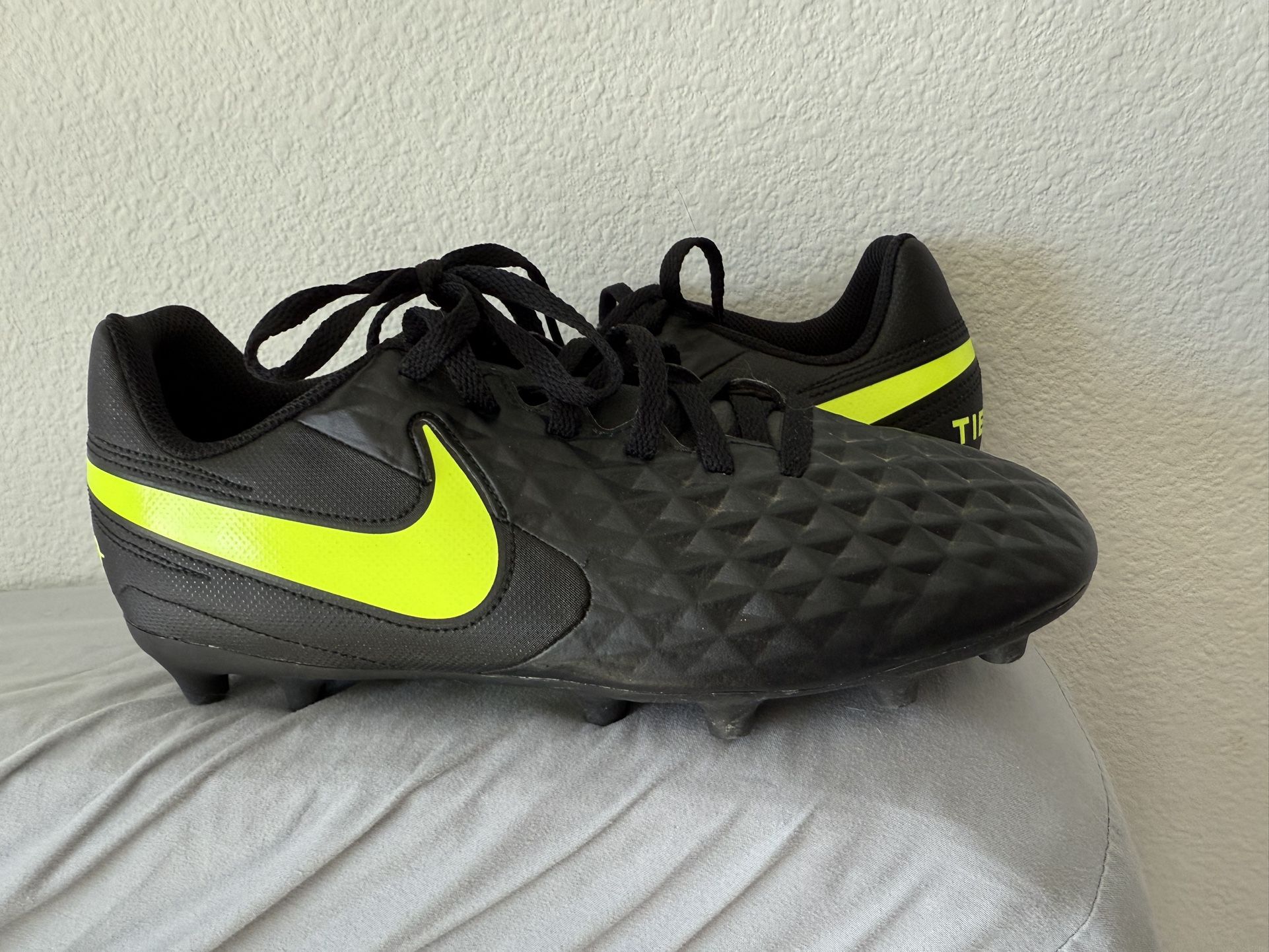Nike Kid Soccer Cleats