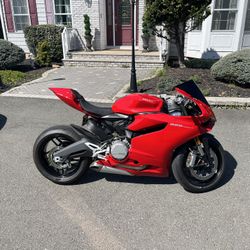 2015 Ducati 899