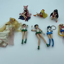 8 Sailor Moon Collectable Figurines and Keychains