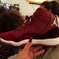 Jordan XI Retro 11 "HEIRESS" RED VELVET Night Maroon GS GG 852625-650 Size 5.5Y