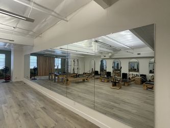 Resilient and Polished Gym Mirrors for Any Fitness Space