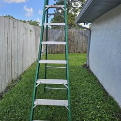 8' Fiberglass Step Ladder 
