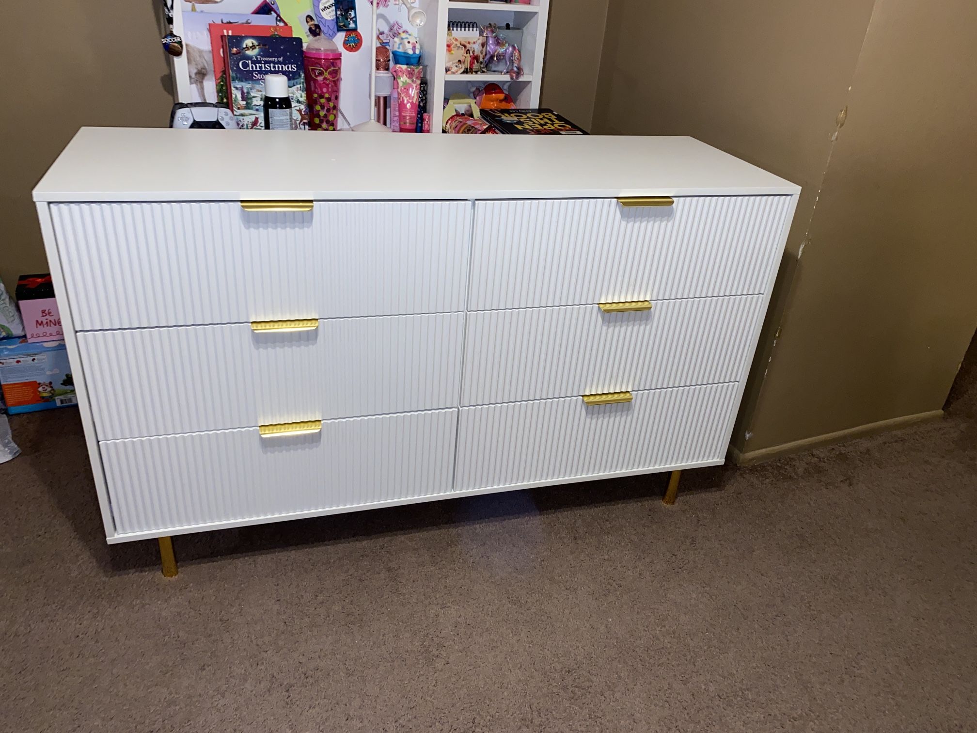 White Dresser, Modern 6 Drawer Dresser for Bedroom with Gold Handle and Large Drawe