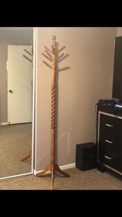 Tie rack
