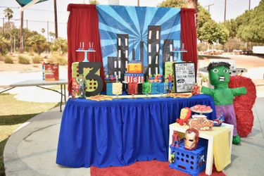 Super Hero Party Decor