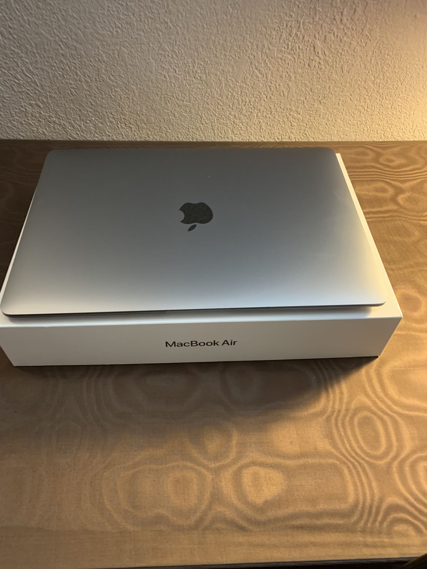 MacBook Air (retina, 13-inch, 2020) for Sale in Long Beach, CA