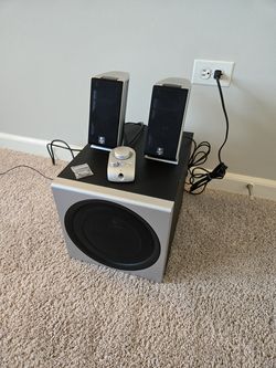 Logitech Z-2300 THX-Certified 2.1 Speaker System
