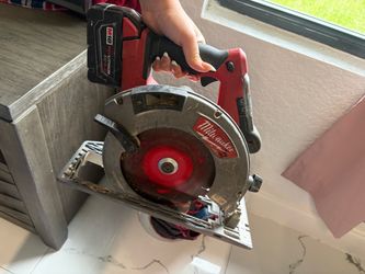 Milwaukee M18 Fuel Cordless Circular Saw